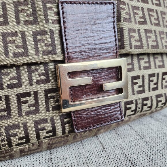 Authentic Fendi Brown Zucchino Canvas Mama Baguette Gold Hardware - Picture 5 of 16